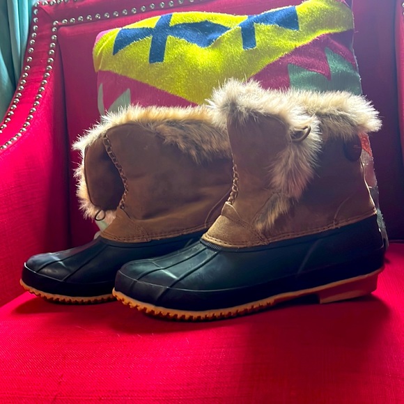 Bearpaw Deborah Hickory Waterproof boots, Size 8 - Picture 2 of 9